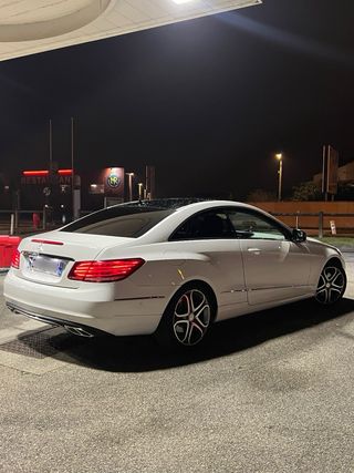 Mercedes-Benz E 250 Biturbo 