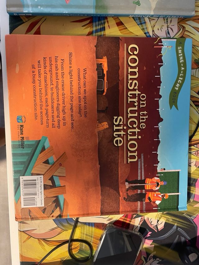 2 libros de transparencias en inglés.