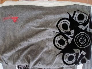 Vestido Desigual Gris con Estampado Negro