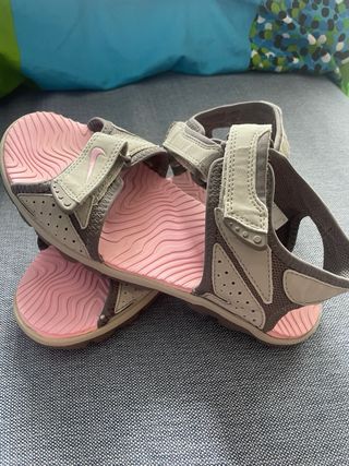 Sandalias Nike  Rosa y Gris
