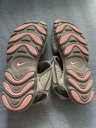 Sandalias Nike  Rosa y Gris
