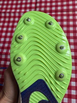 ZAPATILLAS CON CLAVOS. NIKE RIVAL JUMP.