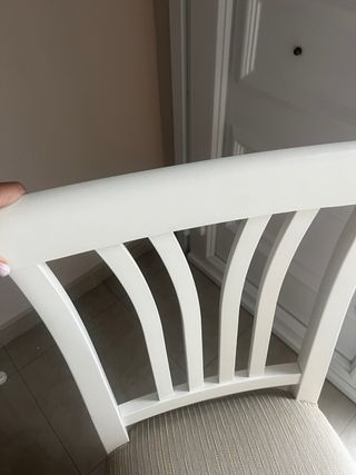 Silla clásica de madera y tela.Tengo 6 sillas