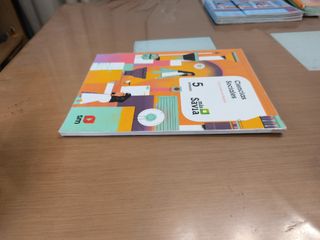 Ciencias sociales. 5 Primaria. Más Savia. Madrid