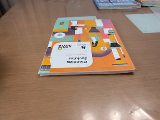 Ciencias sociales. 5 Primaria. Más Savia. Madrid