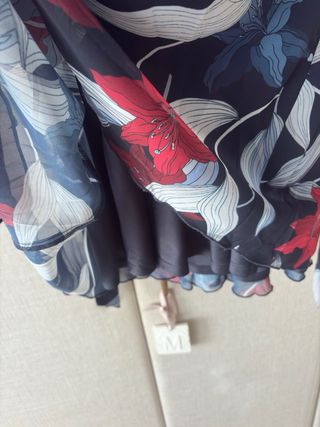Vestido Guess floral manga larga