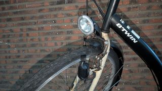 Bicicleta de paseo negra elops 300