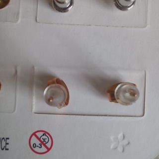 Orecchini acciaio a forma di fiore