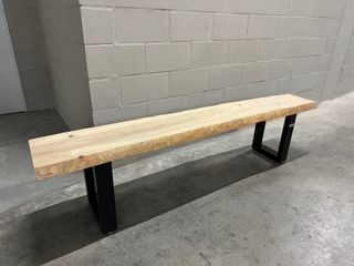 Tablero pino 5cm grosor y con patas metálica 45cm