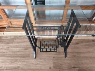 Mesa máquina coser Alfa con cristal