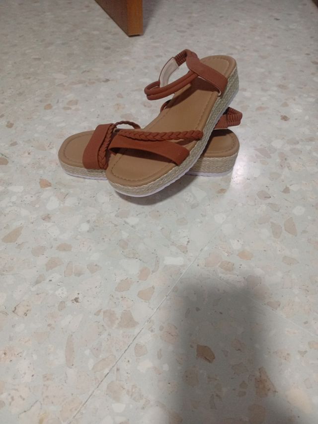 Sandali da bambina beige e marroni