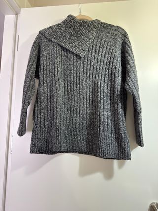 Jersey Zara punto cuello alto gris