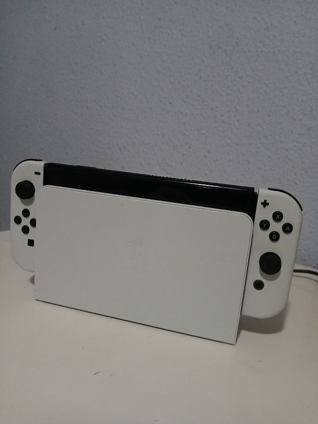 Nintendo Switch OLED Blanca y Negra