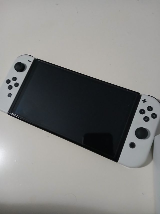 Nintendo Switch OLED Blanca y Negra