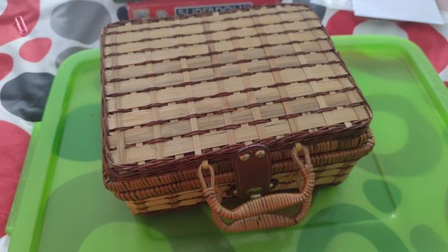 Cesta mimbre vintage de picnic