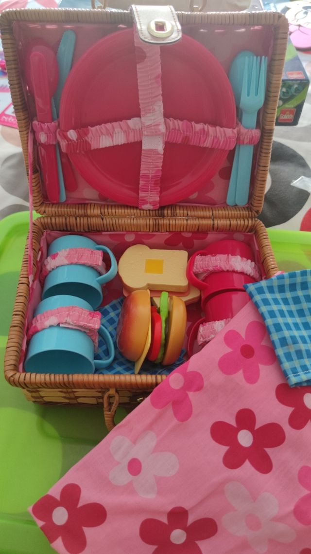 Cesta mimbre vintage de picnic