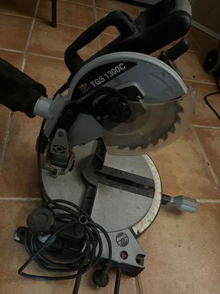 Sierra de ingletes con banco