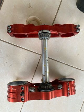 Tijas de suspensión