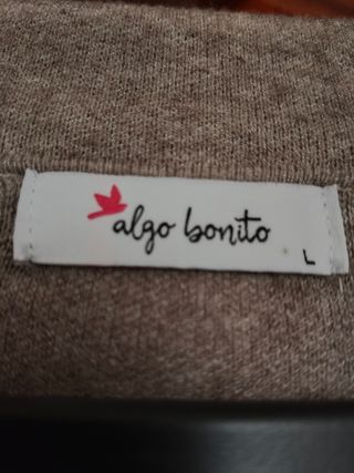 Confortable chaqueta de la marca Algo Bonito. Ta L