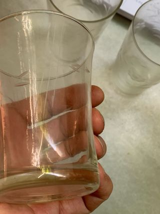 Vasos de cristal tallado con flores