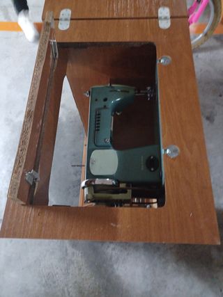 Máquina de coser Alfa Royale