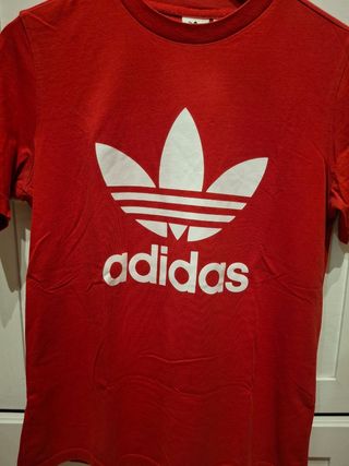 Camiseta de Adidas. Unidad.