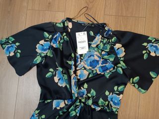 Vestido Mango floral negro