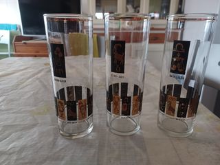 Vasos de cristal con signos del zodiaco