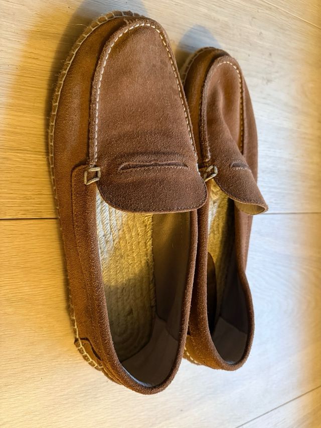 Alpargatas tipo zapato marrón