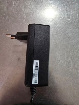 Adaptador MOSO AC/DC 12V 2A para enchufe jack