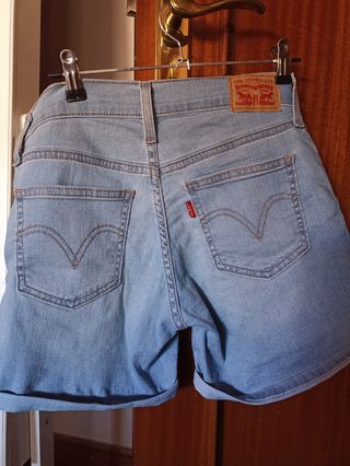 Pantalón corto vaquero azul