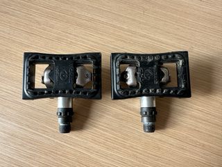 Pedales Shimano PD-M520 Automáticos.Y adaptadores 