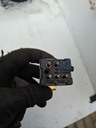 Relè Mercedes 107.820.01.10