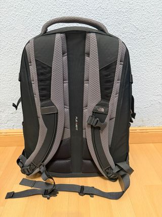 Mochila The North Face Negra y Gris