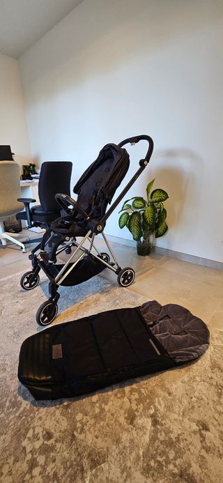 Carrito de bebe Cybex MIOS con capazo y saco.