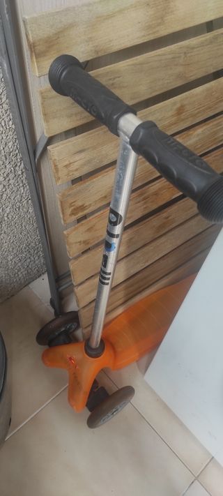Patinete infantil naranja