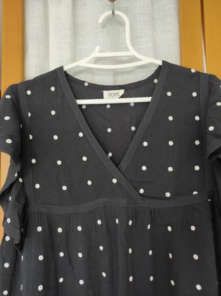 Blusa con flores bordadas