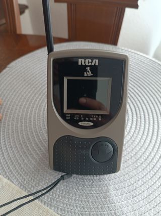 Televisor Portátil LCD RCA L2200BC Vintage