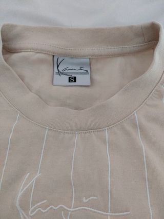 Camiseta beige rayas finas