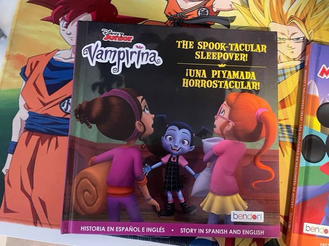 2 libros en inglés para niños y 2 de regalo