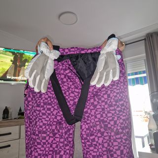 Pantalón de nieve morado con estampado
