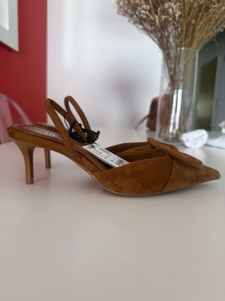 Zapatos destalonados marrones Zara Talla 35