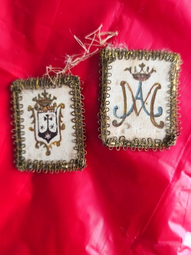 2 toppe religiose ricamate - Scapolare SXIX