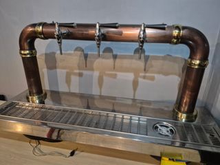 Grifo de cerveza de cobre y latón