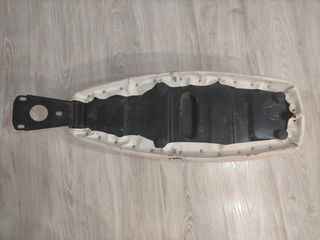 Vespa PX Blanco Costuras Negras y respaldo