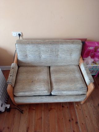 Sofá cama tela y madera