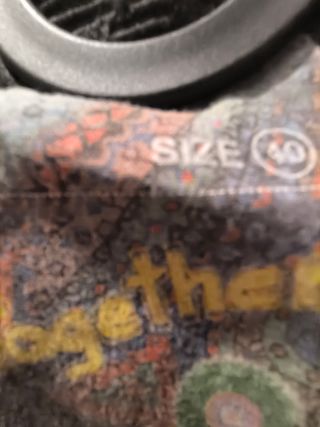 Abrigo Desigual Negro con Bordado Multicolor