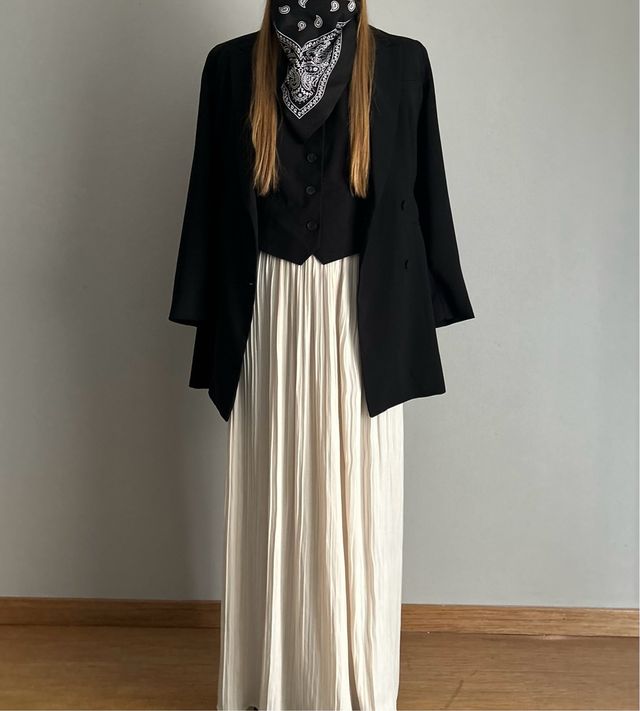 Chaleco de Zara + Pañuelo