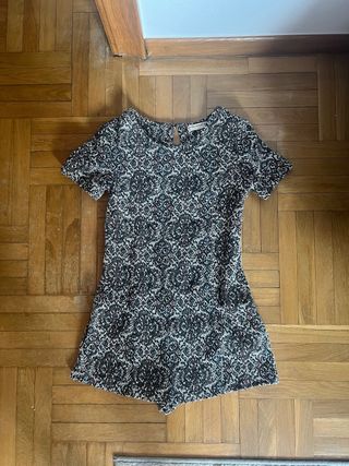 Mono falda pantalón estampado