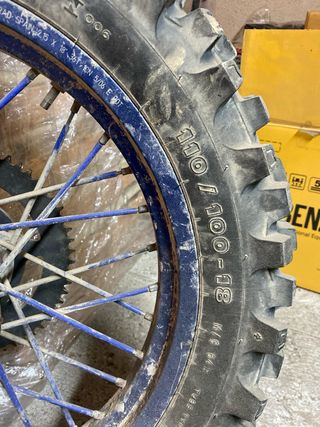 Rueda trasera moto Michelin 110/100-18